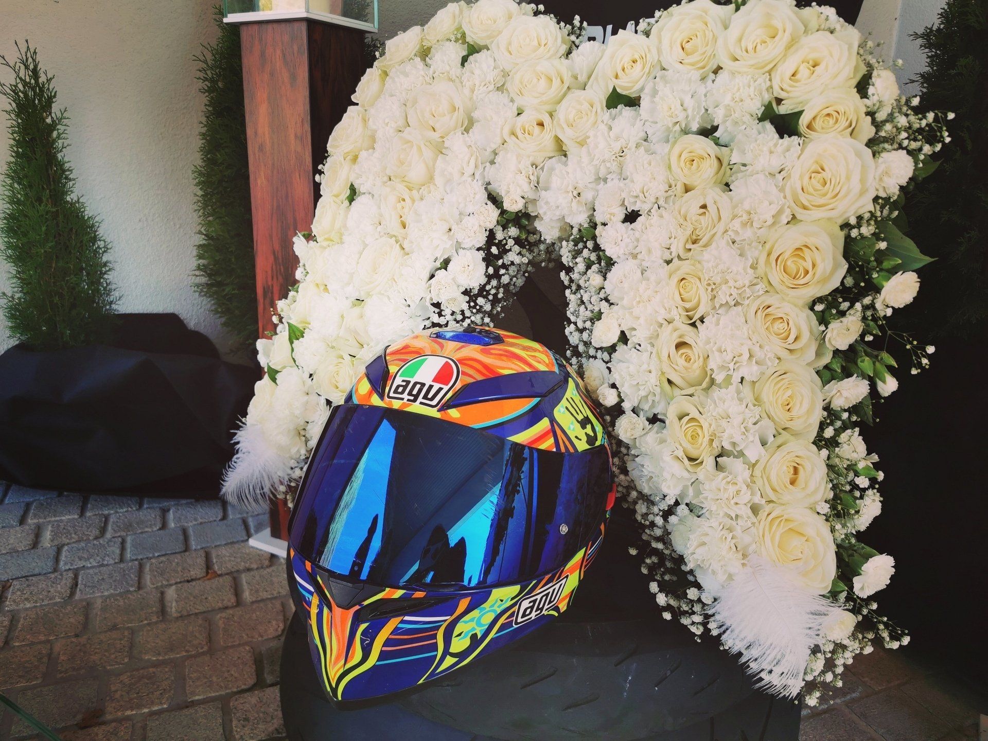 Engelsflügel Engel Weiss Aalen Beerdigung Trauerblumen