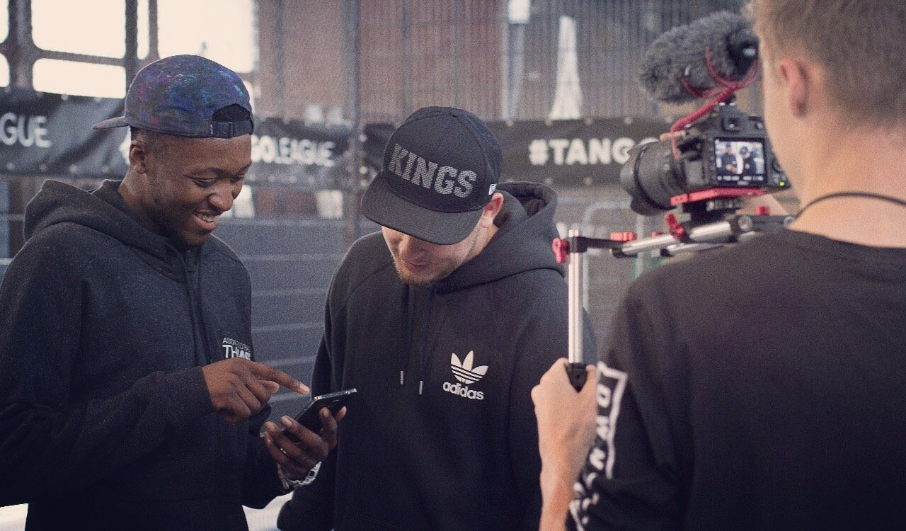 Produktion eines Musikvideos für eine Fußball-App in der adidas The Base Berlin