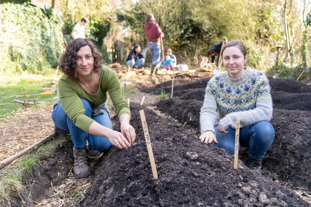 Juliane Ranck und Laura Setzer, Gründerinnen des Projekts GemüseheldInnen