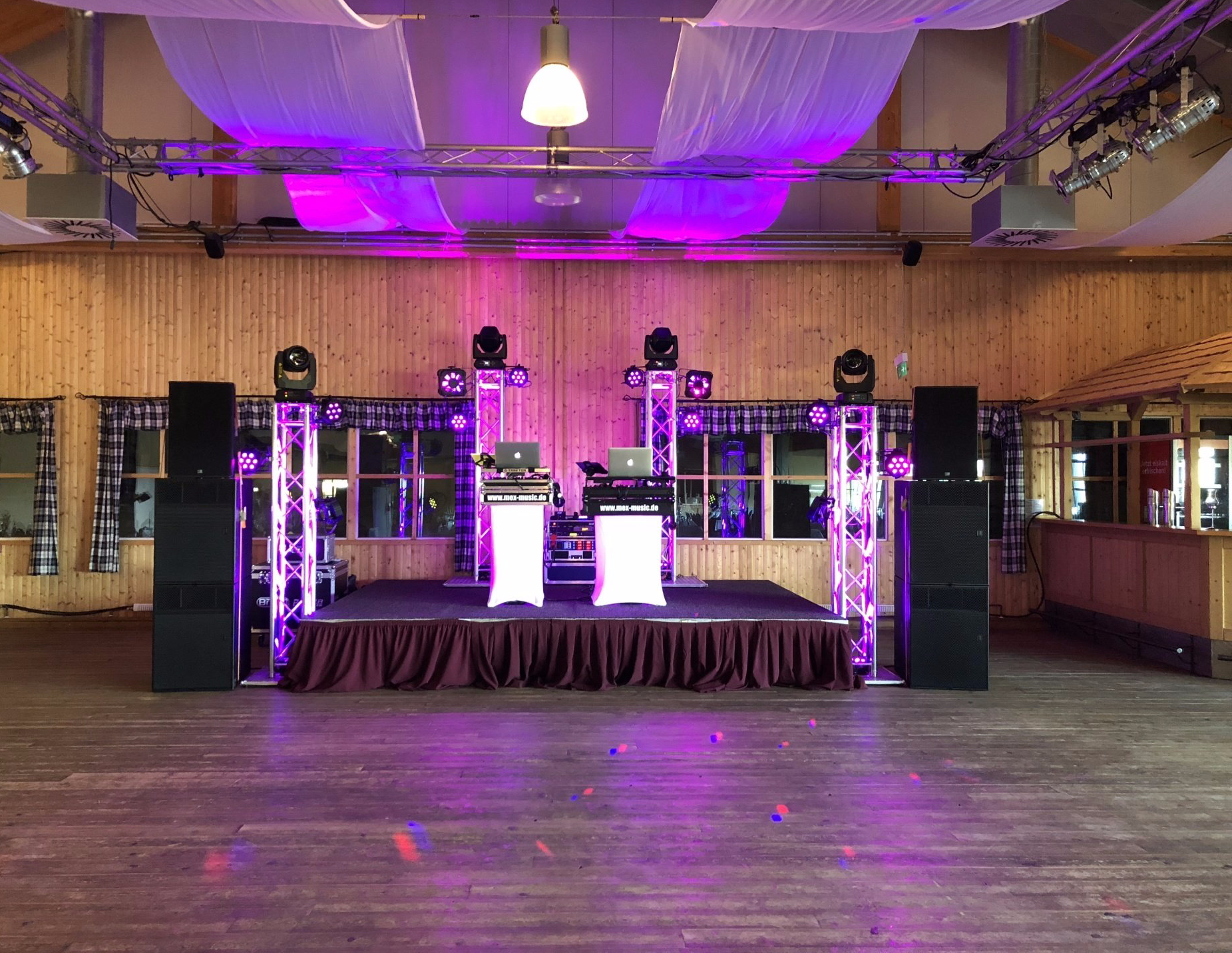 Abiball Technik & Musik vom MusicExpress (www.mex-music.de). DJ DAVE (David Grieser) & DJ Danny.