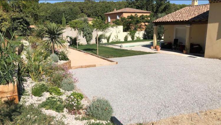 Access Vert création de paysage, plantations et gazon synthétique