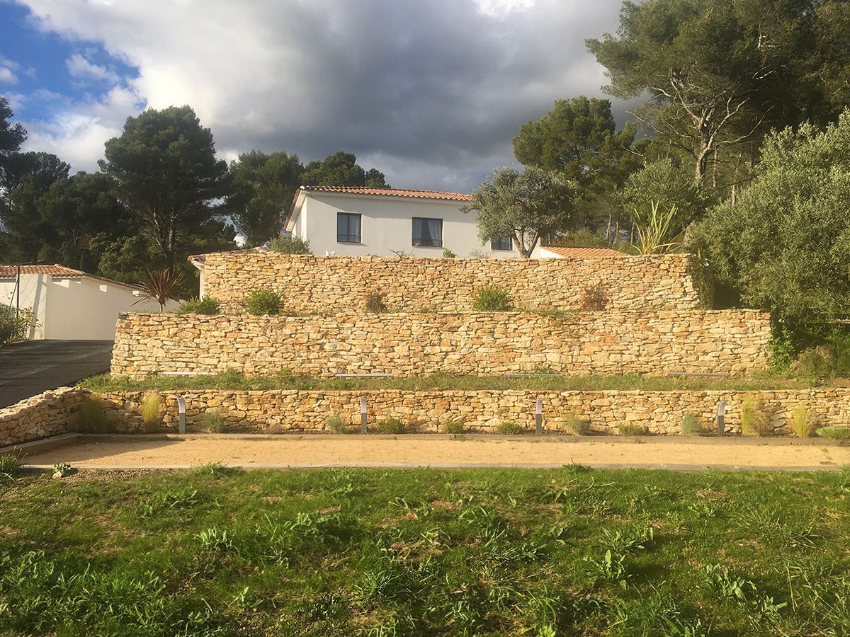 Access-Vert-Apres-Mur-pierres-seches-ventabren