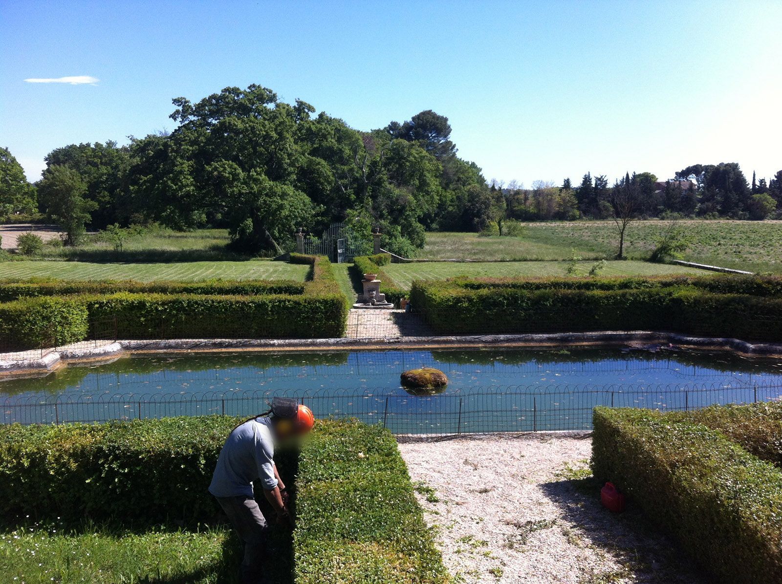 Access Vert paysagiste Aix en Provence pour taille tonte entretien et débroussaillage de votre jardin