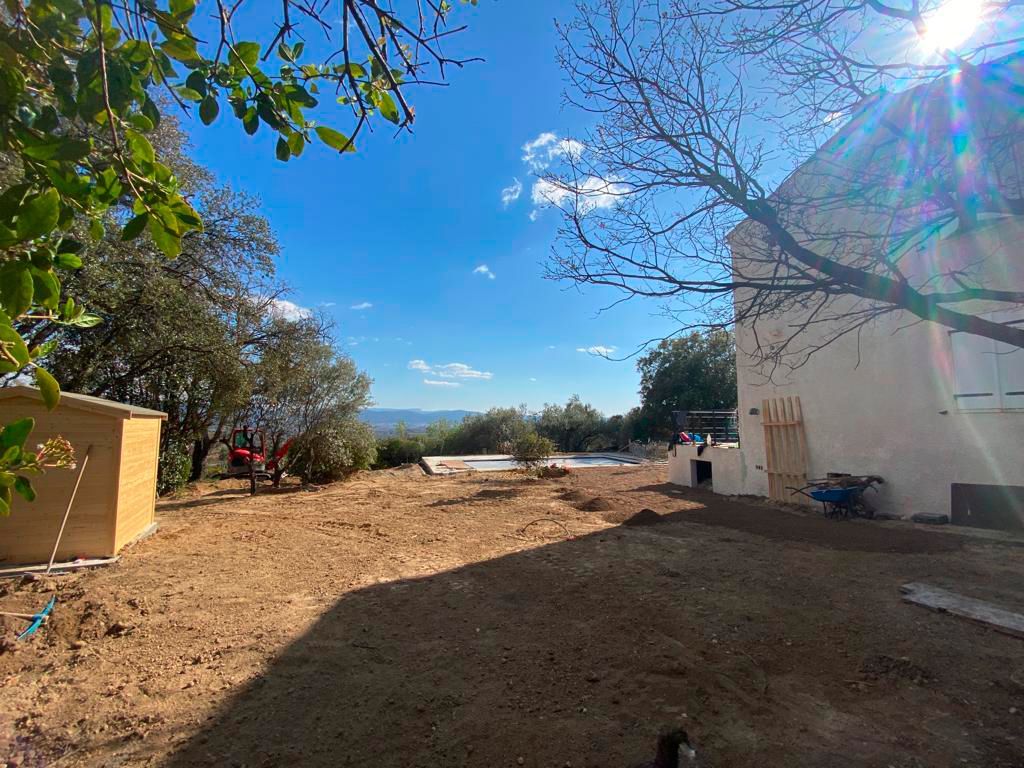 Access Vert réalisation de pose de pelouse et irrigation