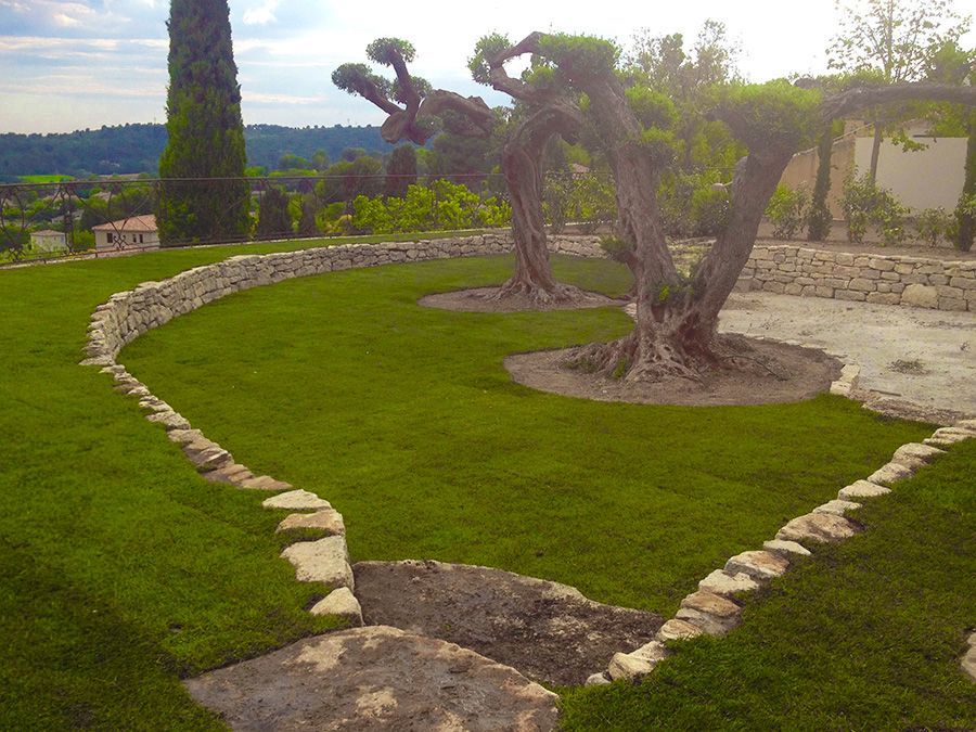 access-vert-apres-aix-en-provence-pose-pelouse