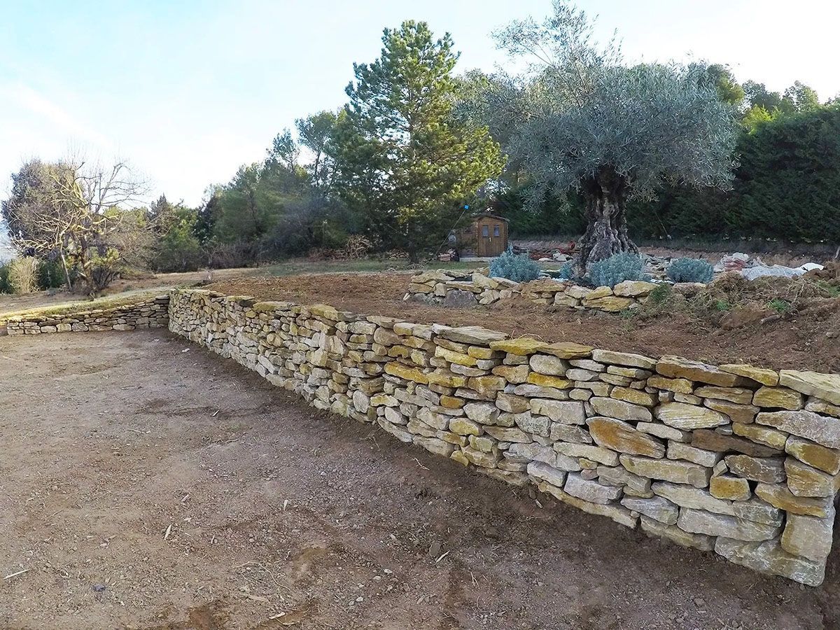 access-vert-mur-en-pierres-seches-fuveau-apres