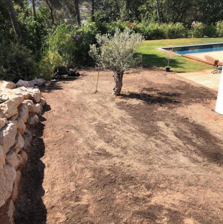 Access Vert réalisation de pose de pelouse et irrigation