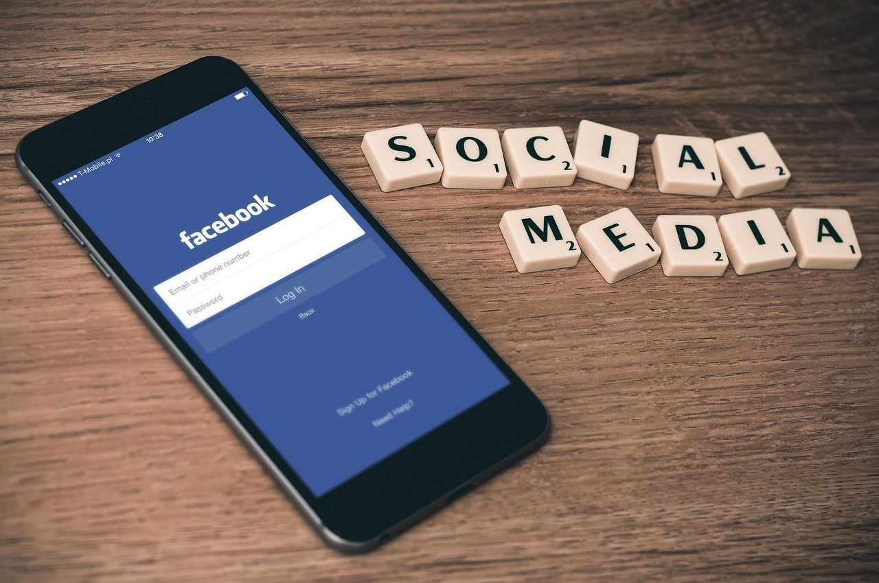 Kundenanfragen generieren mit Social Media Kundenanfragen generieren mit Social Media