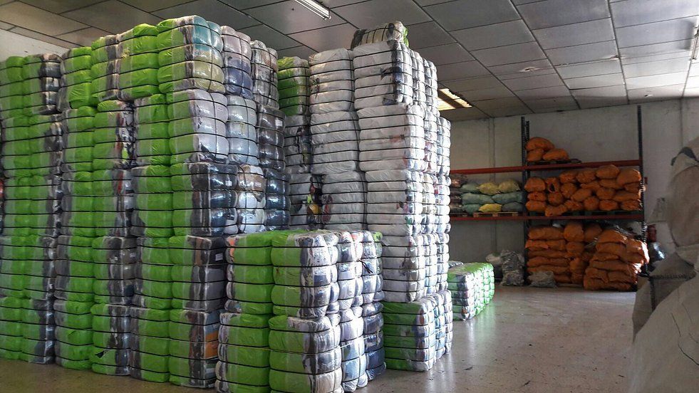 compra y venta y exportacion de moda y complementos de segunda mano ropa usada kilos. moda y complementos de ocasión a los mejores precios