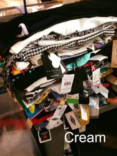 EMPRESA Compra venta Exportación en España especializada en 'ropa de segunda mano usada'zapatos usados bolsos juguetes cinturones moda y complementos pacas fardos de ropa- de segunda mano usada