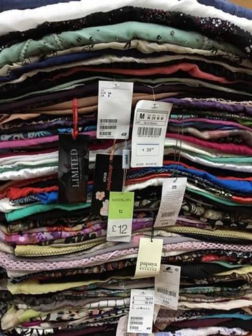 EMPRESA Compra venta Exportación en España especializada en 'ropa de segunda mano usada'zapatos usados bolsos juguetes cinturones moda y complementos pacas fardos de  ropa de segunda mano usada