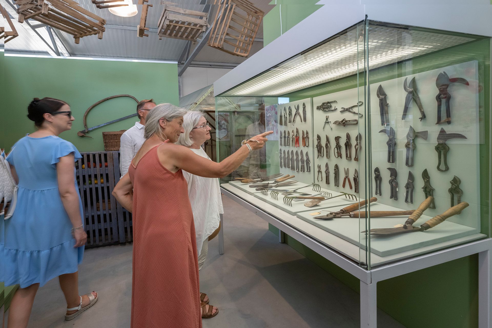 Vom Zauber alter Gartengeräte Vom Zauber alter Gartengeräte