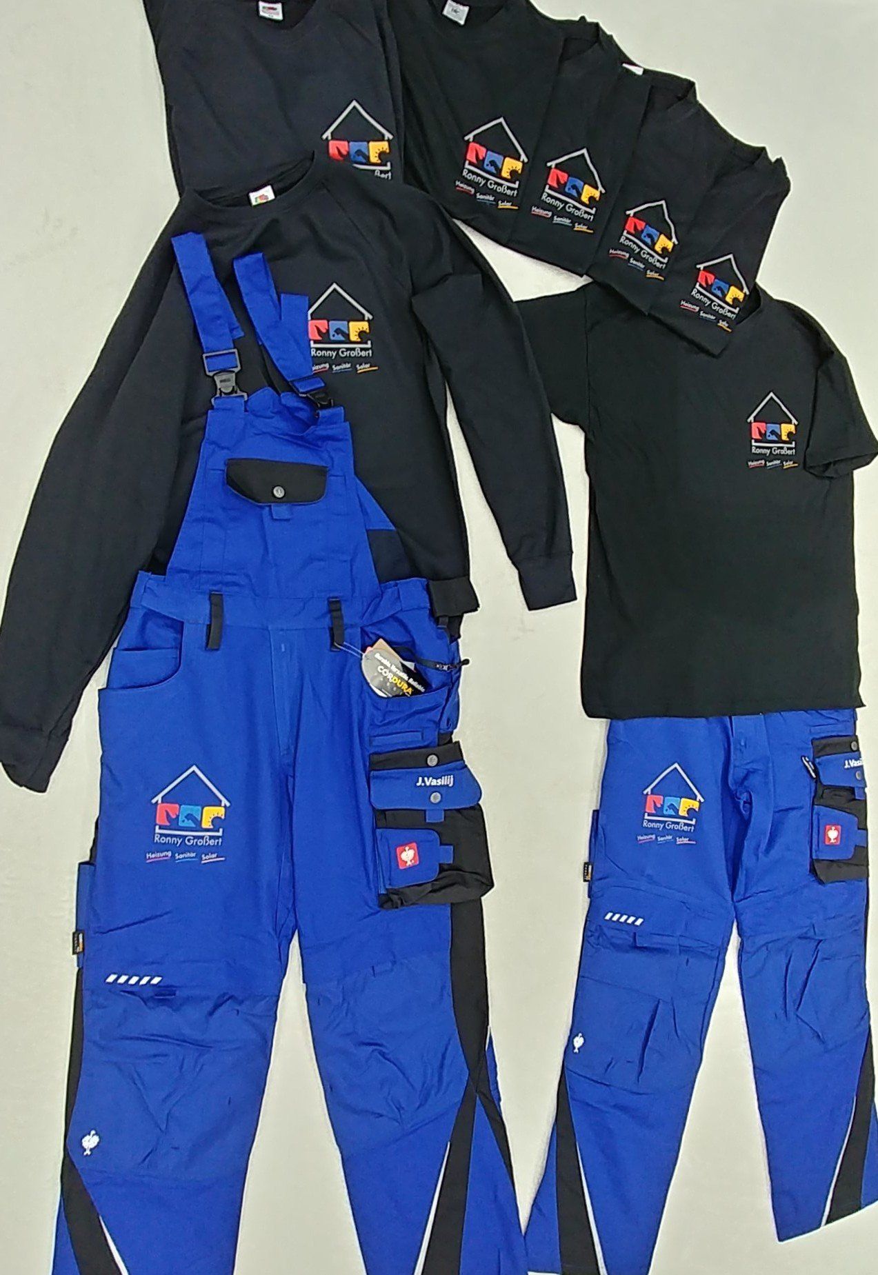 Arbeitskleidung mit Textildruck bedruckt.