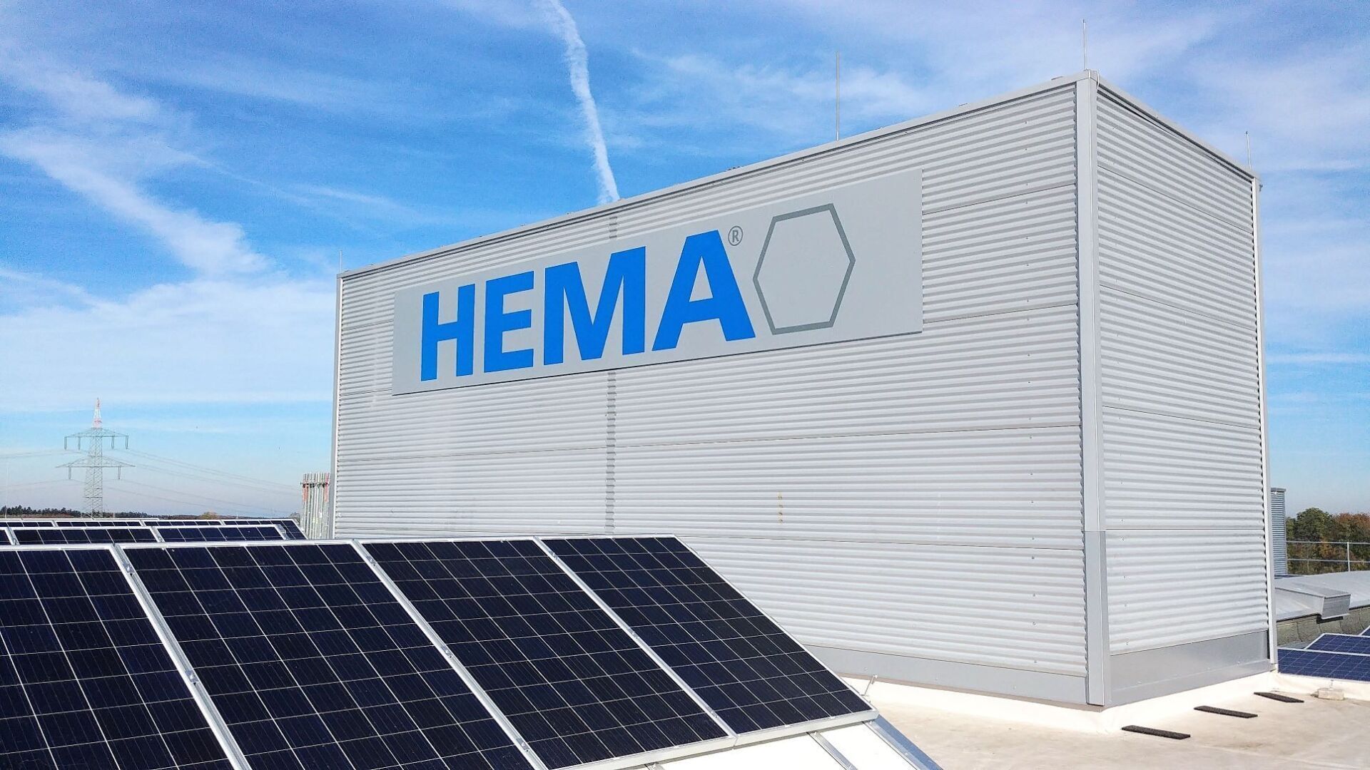 Fassadenschild Hema Umformtechnik Schömberg