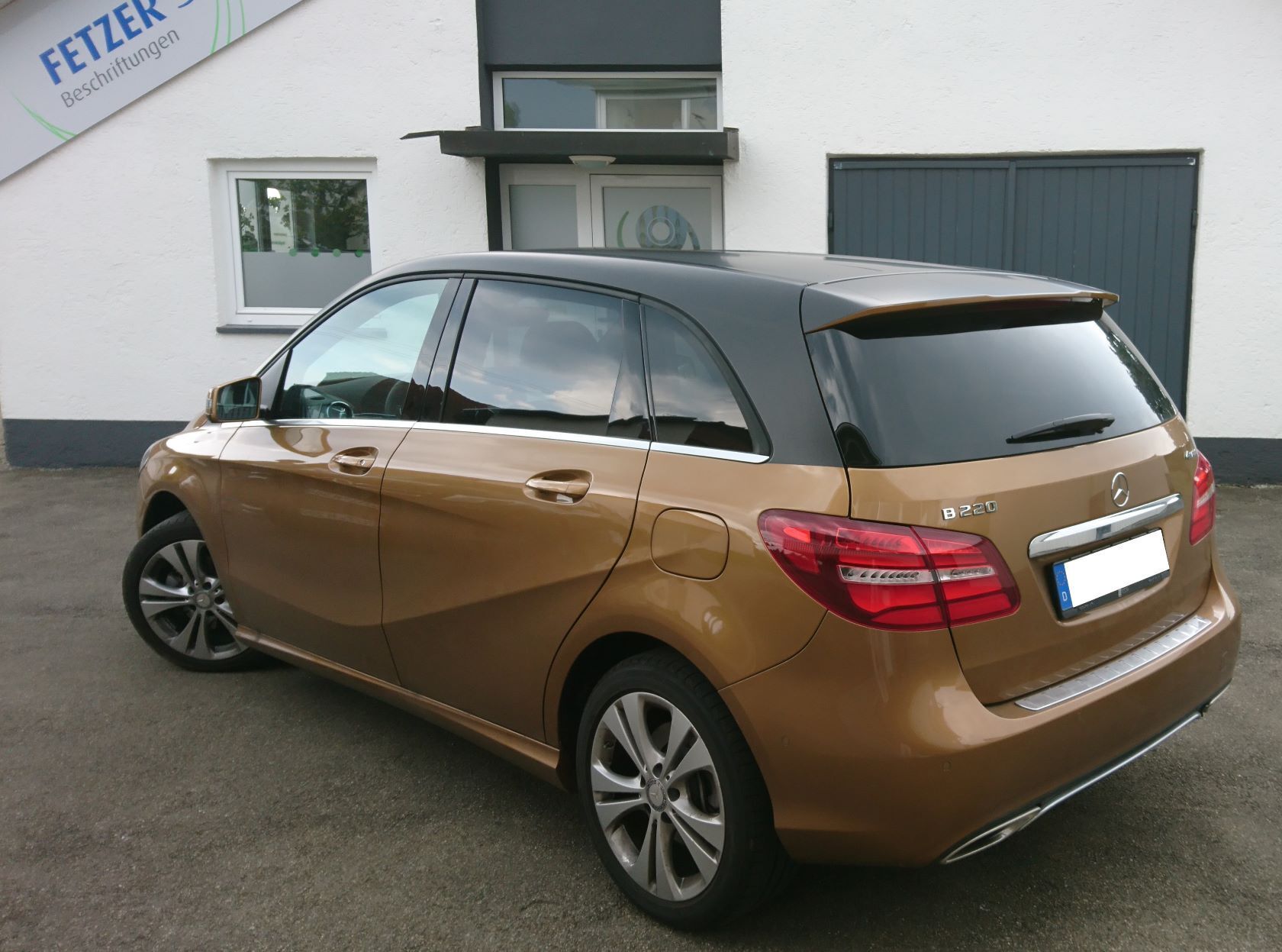 Car Wrapping Dach schwarz-metallic foliert.