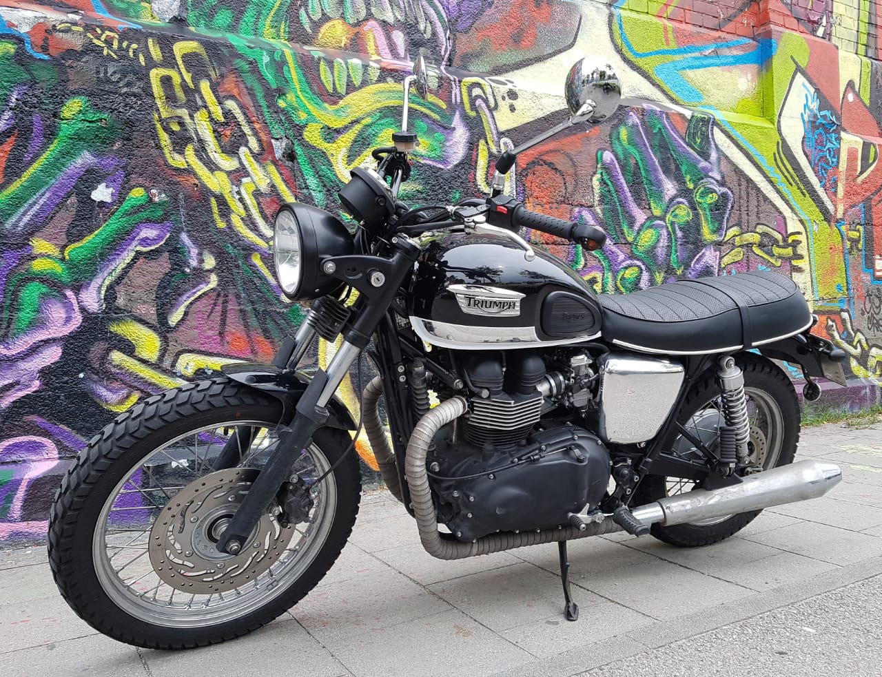 Motorrad mit Folie beklebt.