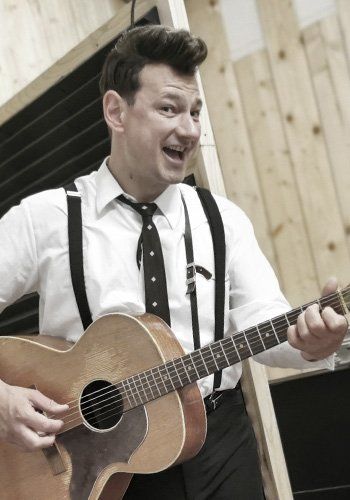 Frank Janosch - Gesang, Rhythmusgitarre