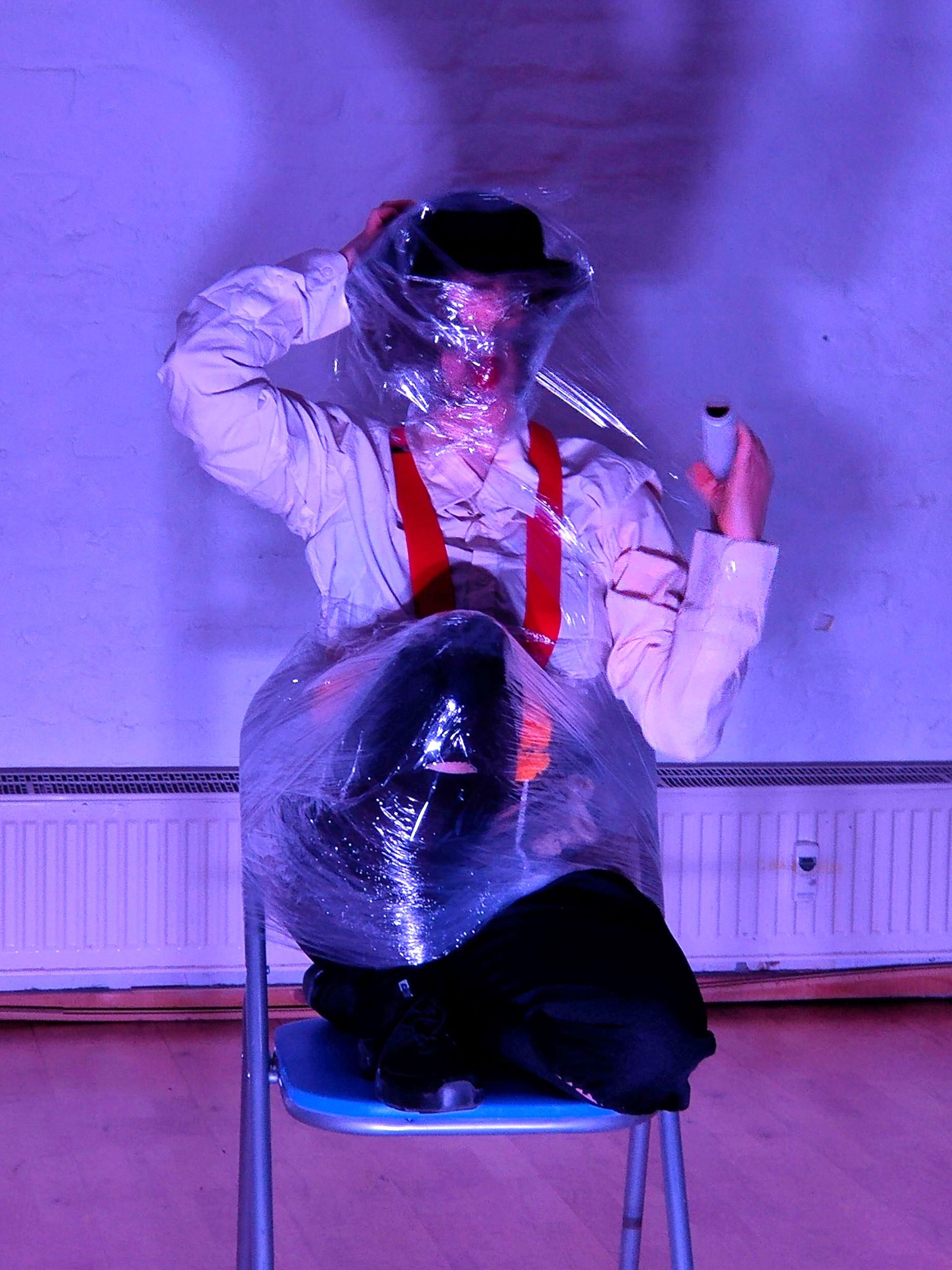 Physical Theatre Performance im Wald Phyiscal Theatre Performance - nebenberufliches Studium