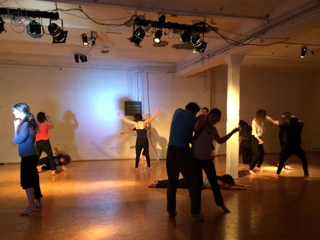 Entrenamiento físico en la formación de teatro en Barcelona