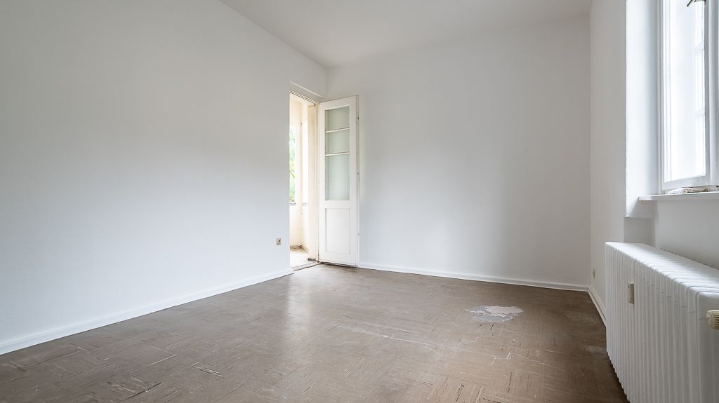 Wohnzimmer der Eigentumswohnung in Berlin-Westend