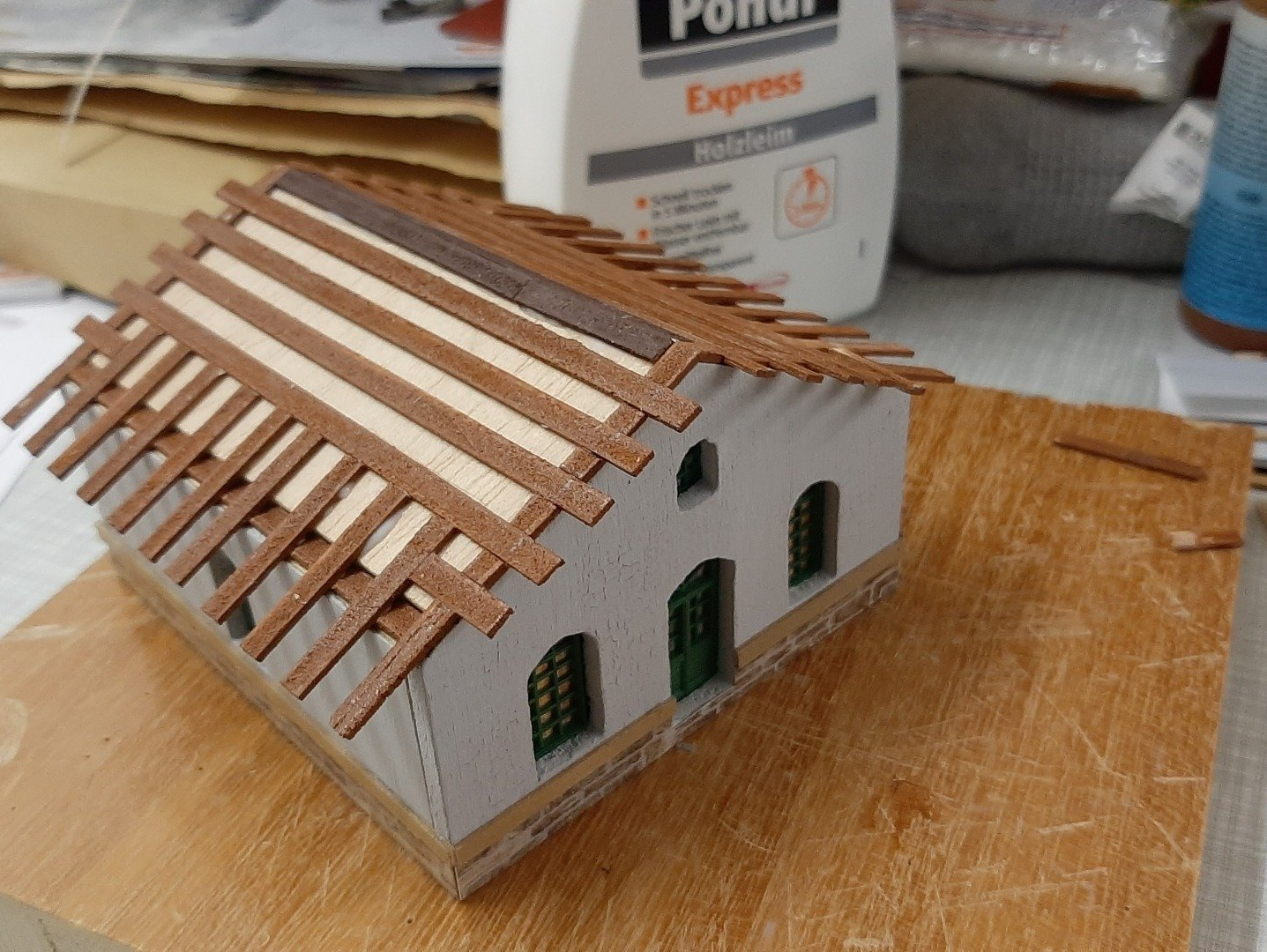 Stand: 09.06.2021 Dachlatten komplett aufgeklebt