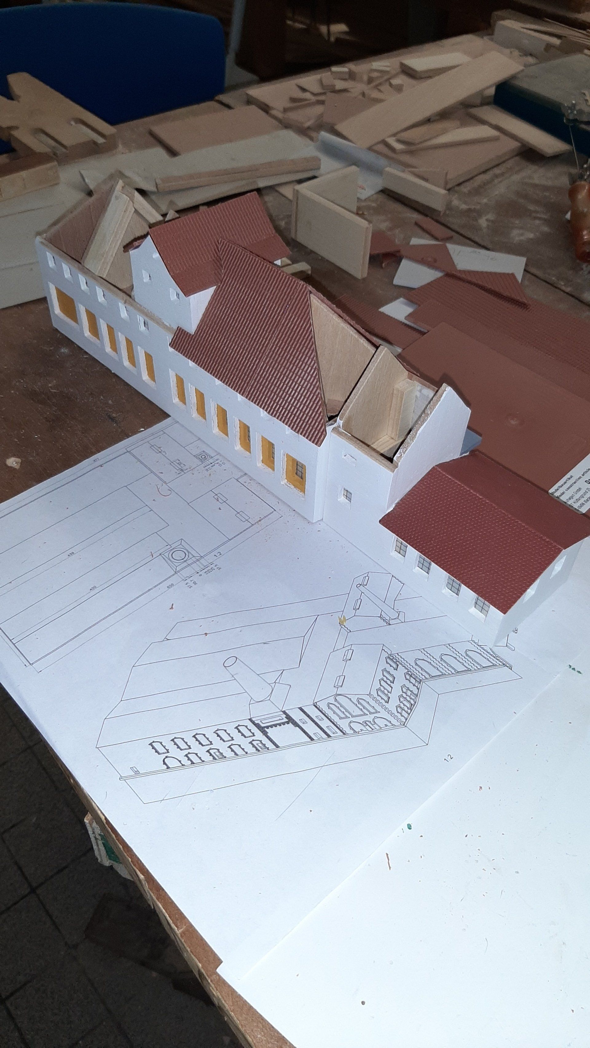 Stand: 15.04.2022 Beginn der Dacharbeiten