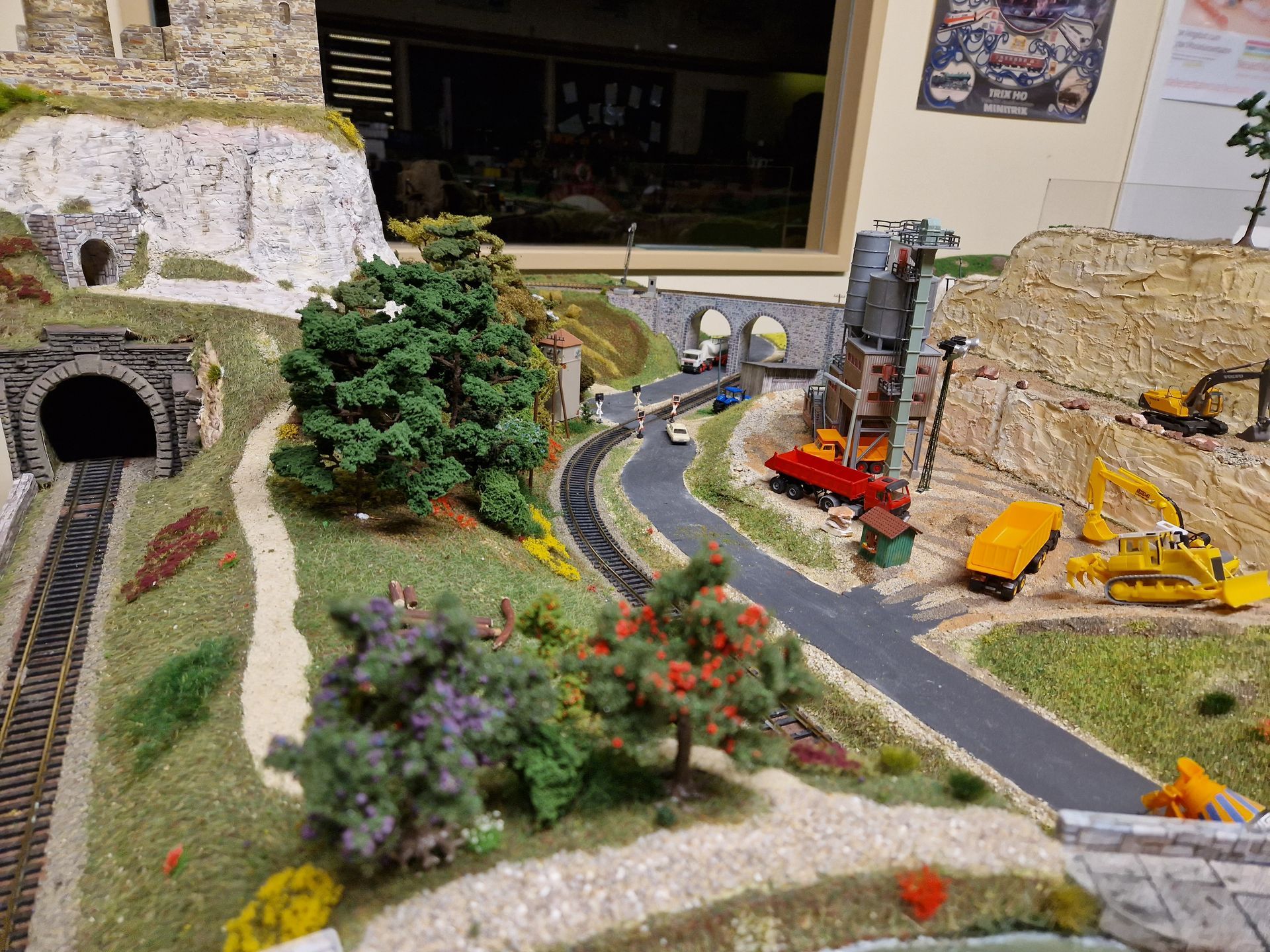 Steinbruch, Bundesstraße von Kanalbrücke aus