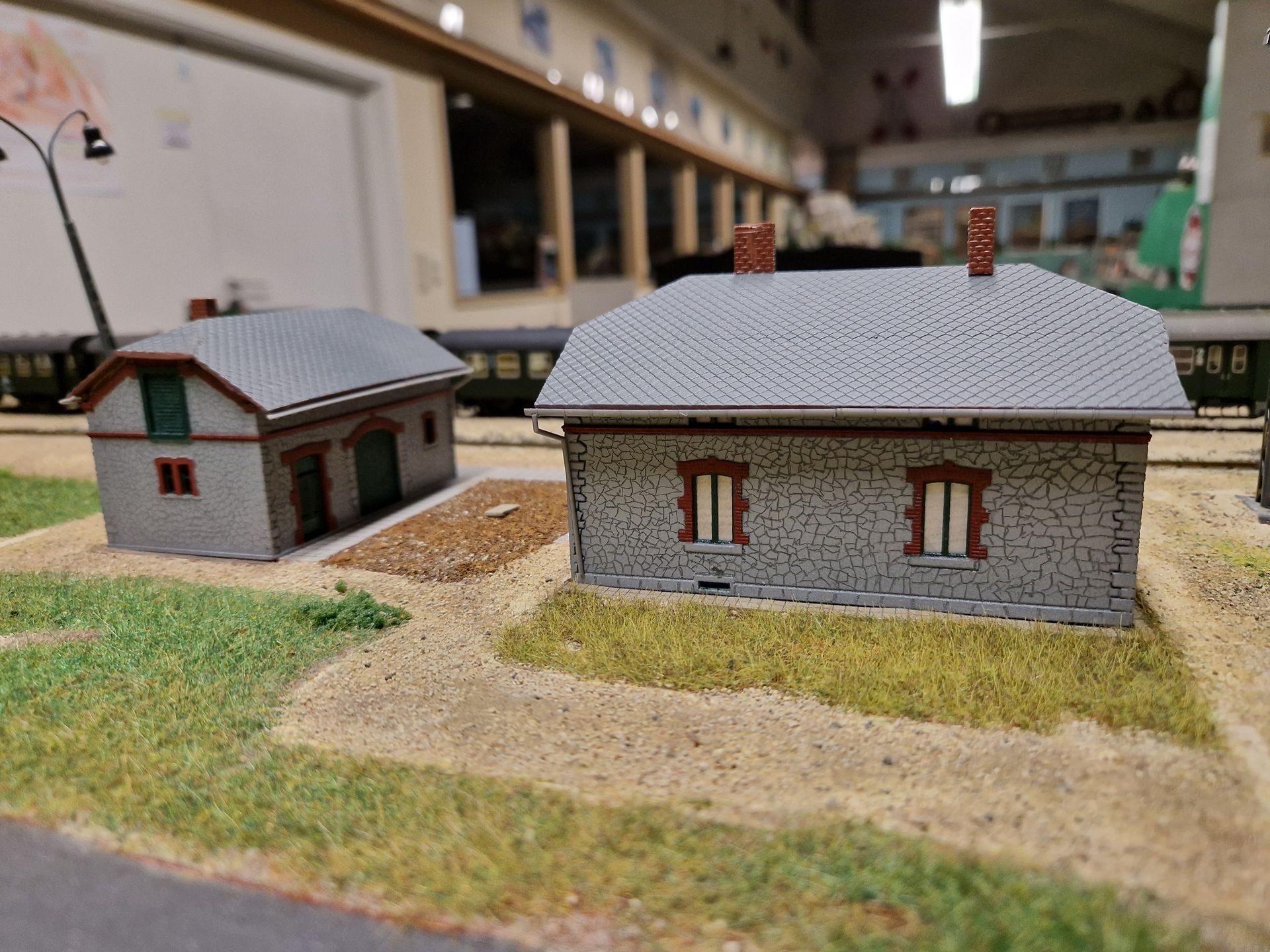 Bahnhof Greißelbach und Nebengebäude - Straßenseite