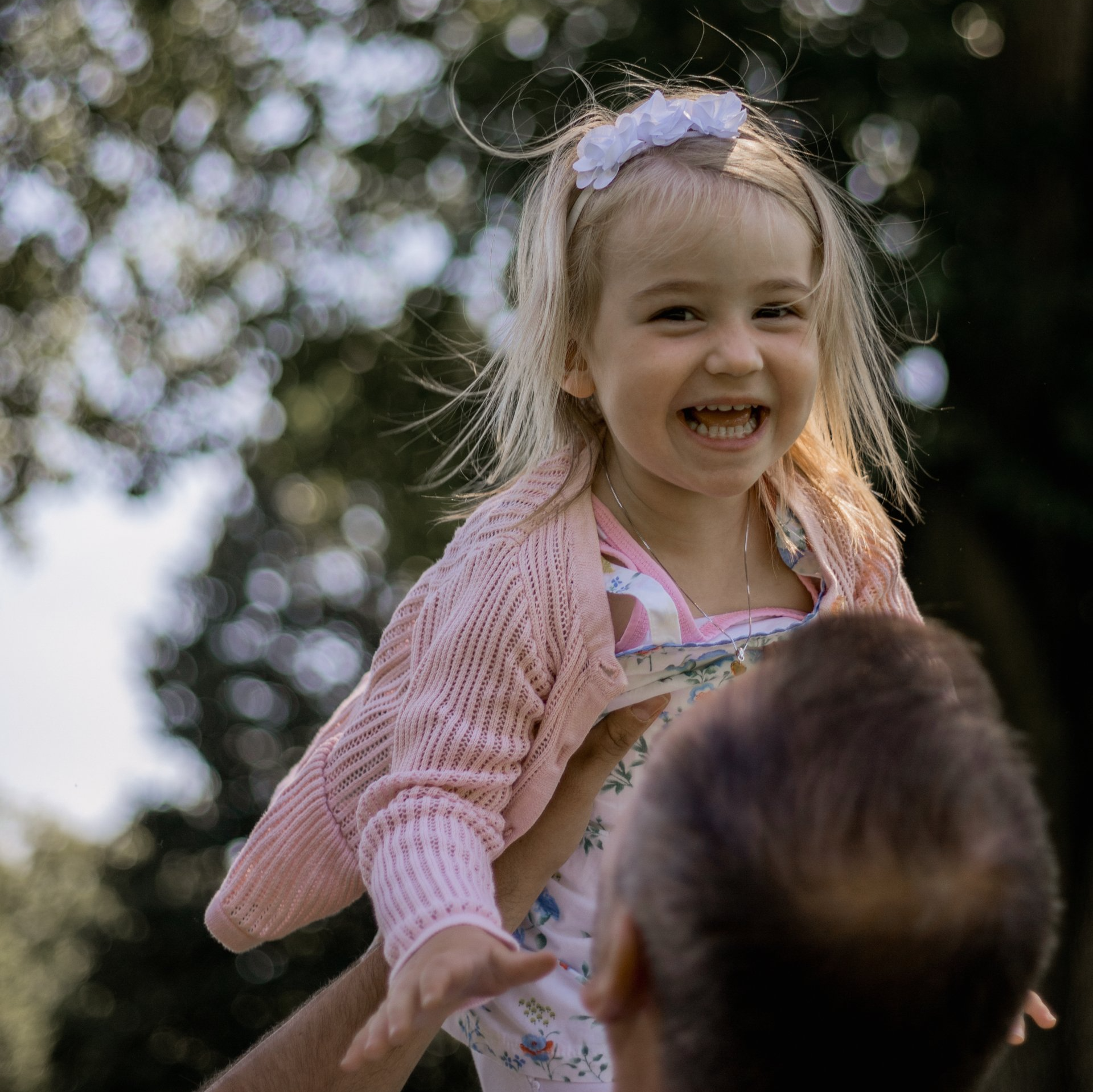 fröhlich, natürlich, lebendig