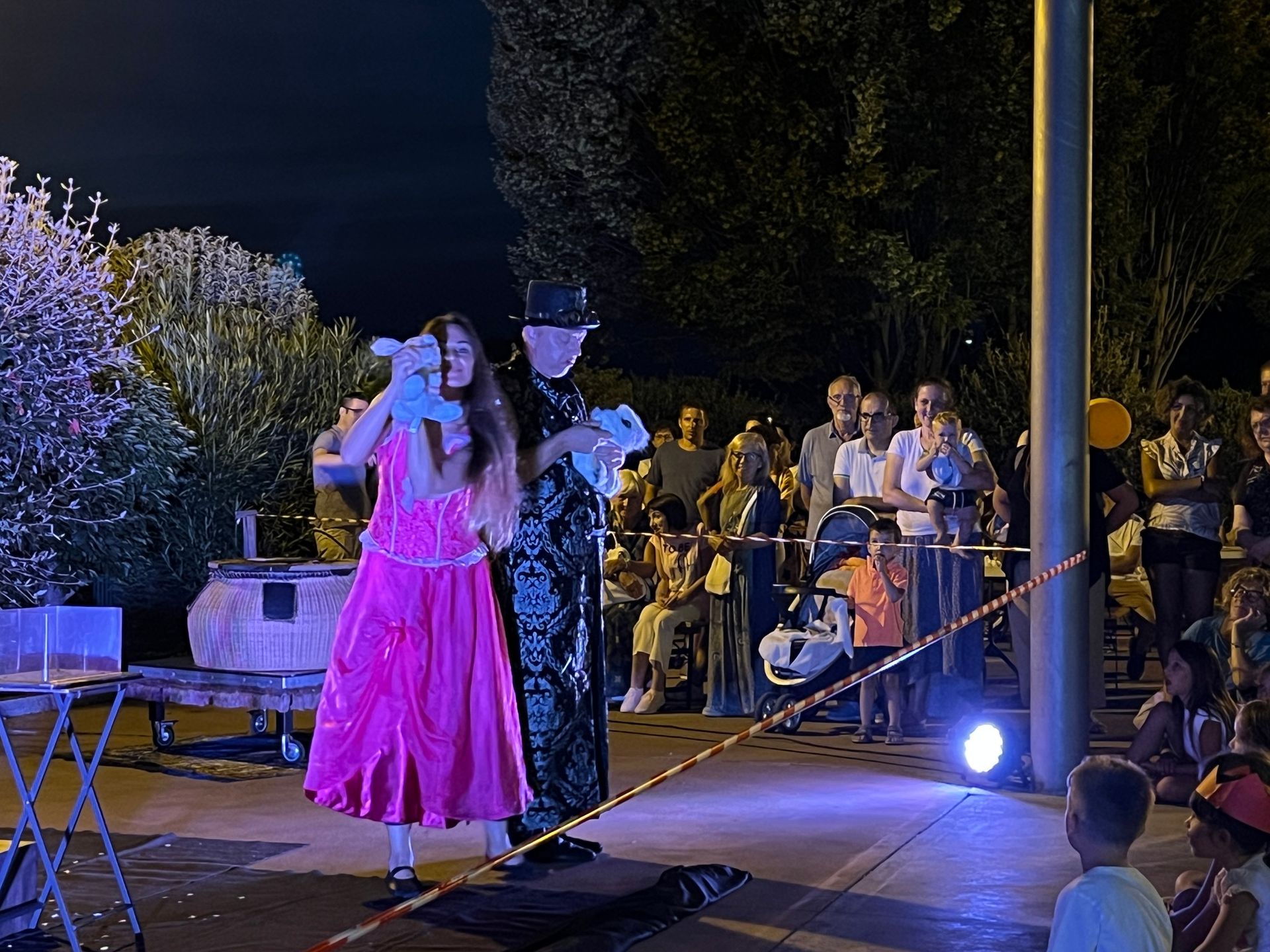 Zaubershow, Straßenkomödie, Clown-Comedy-Show, Comedy-Unterhaltung,