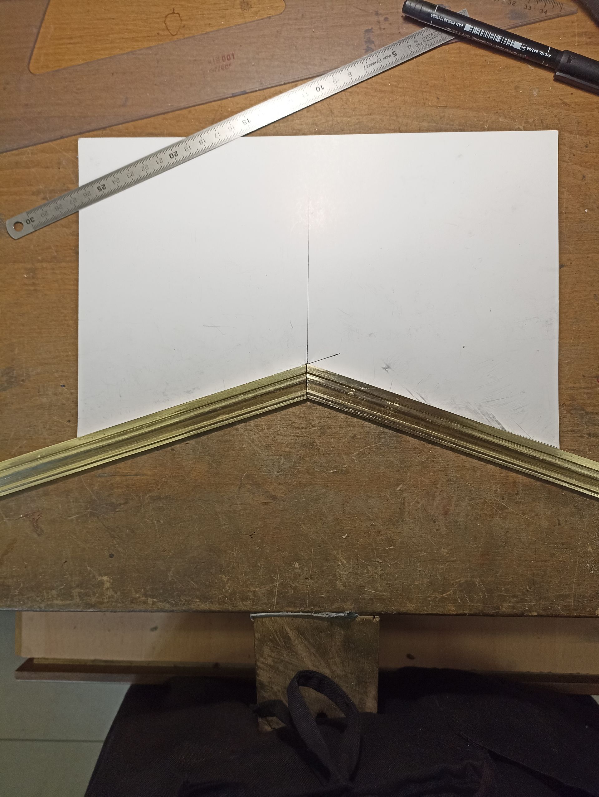 Saldatura delle cornici dei frontoni urna di santa Innocenza