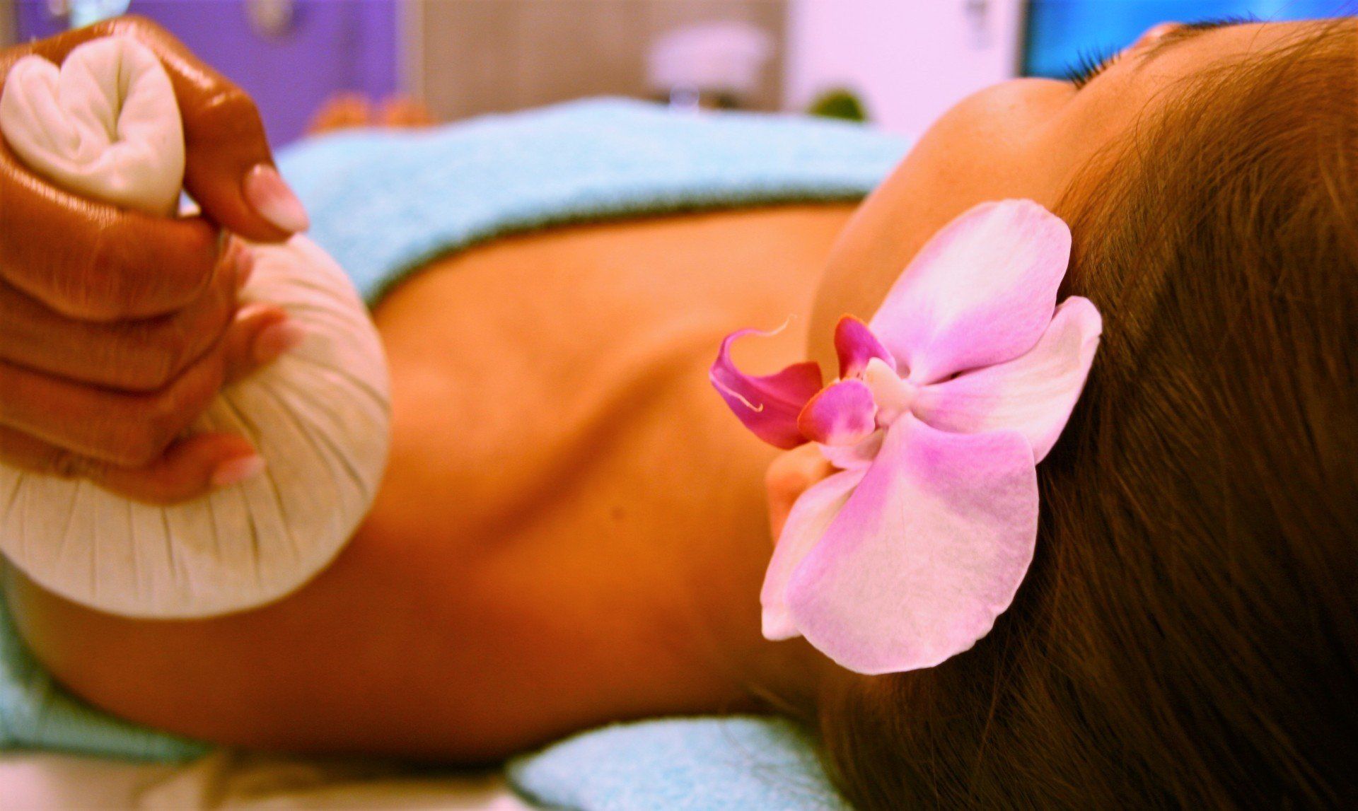 Herbal Balls Massage