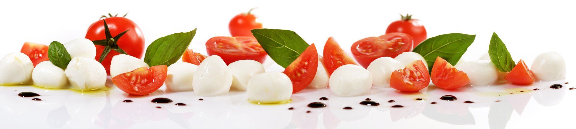 Restaurant im Hofgut, Vinothek, Sommelier, erlesene Weine, Bar, selbstgebackene Kuchen, Spezialitäten aus der Heimat, saisonal, regional, Abendkarte, Sonnenterrasse, Gin - Greenkeeper's Cut, vegetarisch, vegan, Laktose frei, Gluten frei