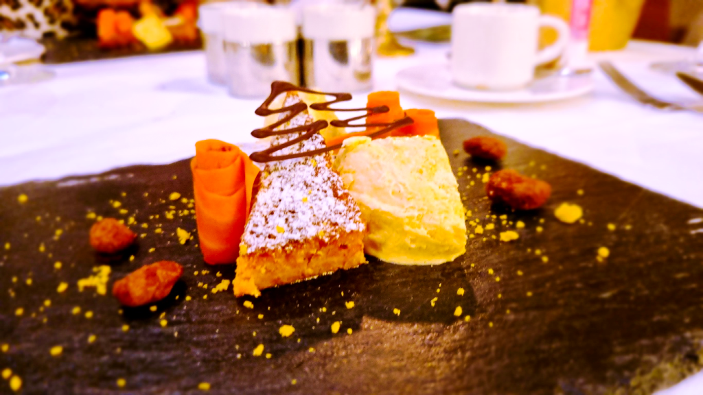 Panorama Blick, Bad Waldsee, Kaffee, Restaurant, Vinothek, erlesene Weine, Bar, selbstgebackene Kuchen, Snacks, Mittagstisch, Sonnenterrasse, Gin - Greenkeeper's Cut, Bier vom Fass, kleine Gerichte, Burger, vegetarisch, vegan, Laktose frei, Gluten frei, Café-Restaurant Ausblick T-19, Restaurant im Hofgut