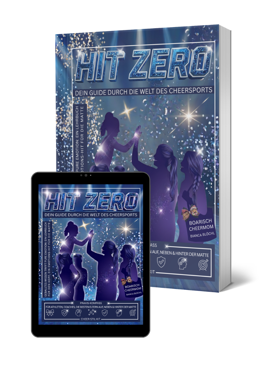 Jetzt als gedrucktes Lehrbuch oder E-Book für unterwegs sichern. 3D-Mockup des Cheerleading-Buchs Hit Zero von Boarisch CheerMom auf einem blauen Podest vor einer Meisterschafts-Matte.