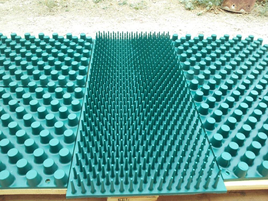 Des produits polyvalents Dalle et tapis picots pour anguille