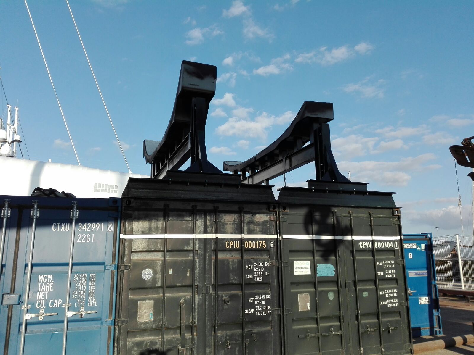 Cradles stored on the containers