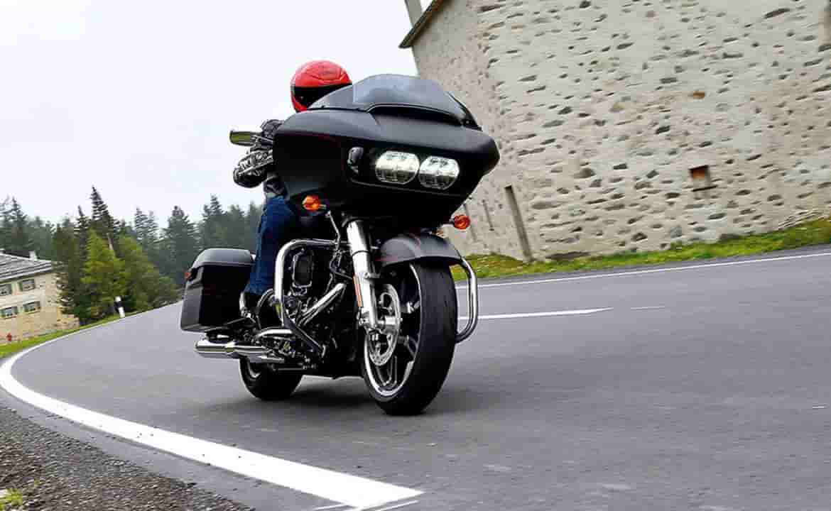 multa por escuchar radio en la moto