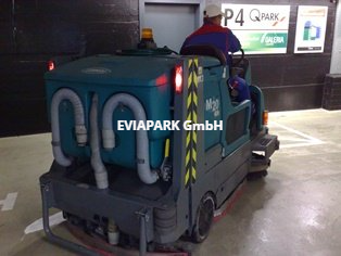 Tiefgaragenreinigung-Parkhausreinigung-EVIAPARK GmbH Professionelle Tiefgaragenreinigung für saubere, sichere und gepflegte Tiefgaragen sowie Parkobjekte durch die EVIAPARK GmbH