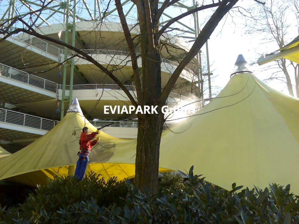Parkhausreinigung EVIAPARK GmbH - Parkhausreinigung - Tiefgaragenreinigung - Parkplatzreinigung