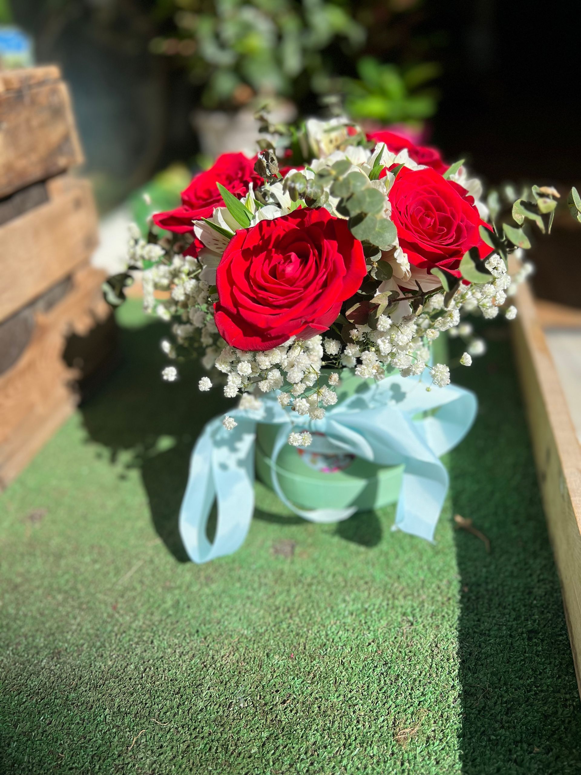 Un ramo de rosas rojas, pasión en cada pétalo