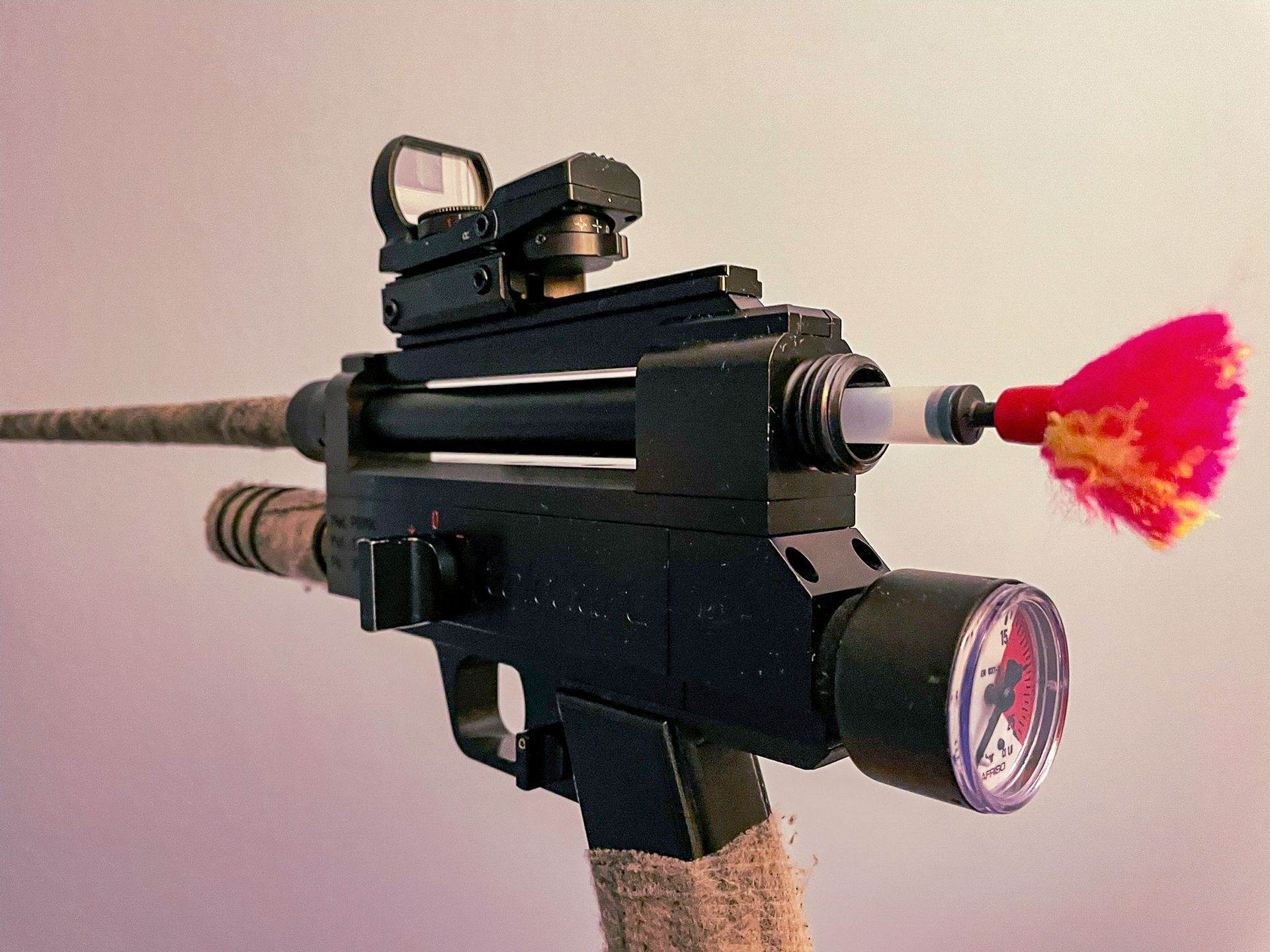 Narkosegewehr Teledart RD706 mit Pfeil