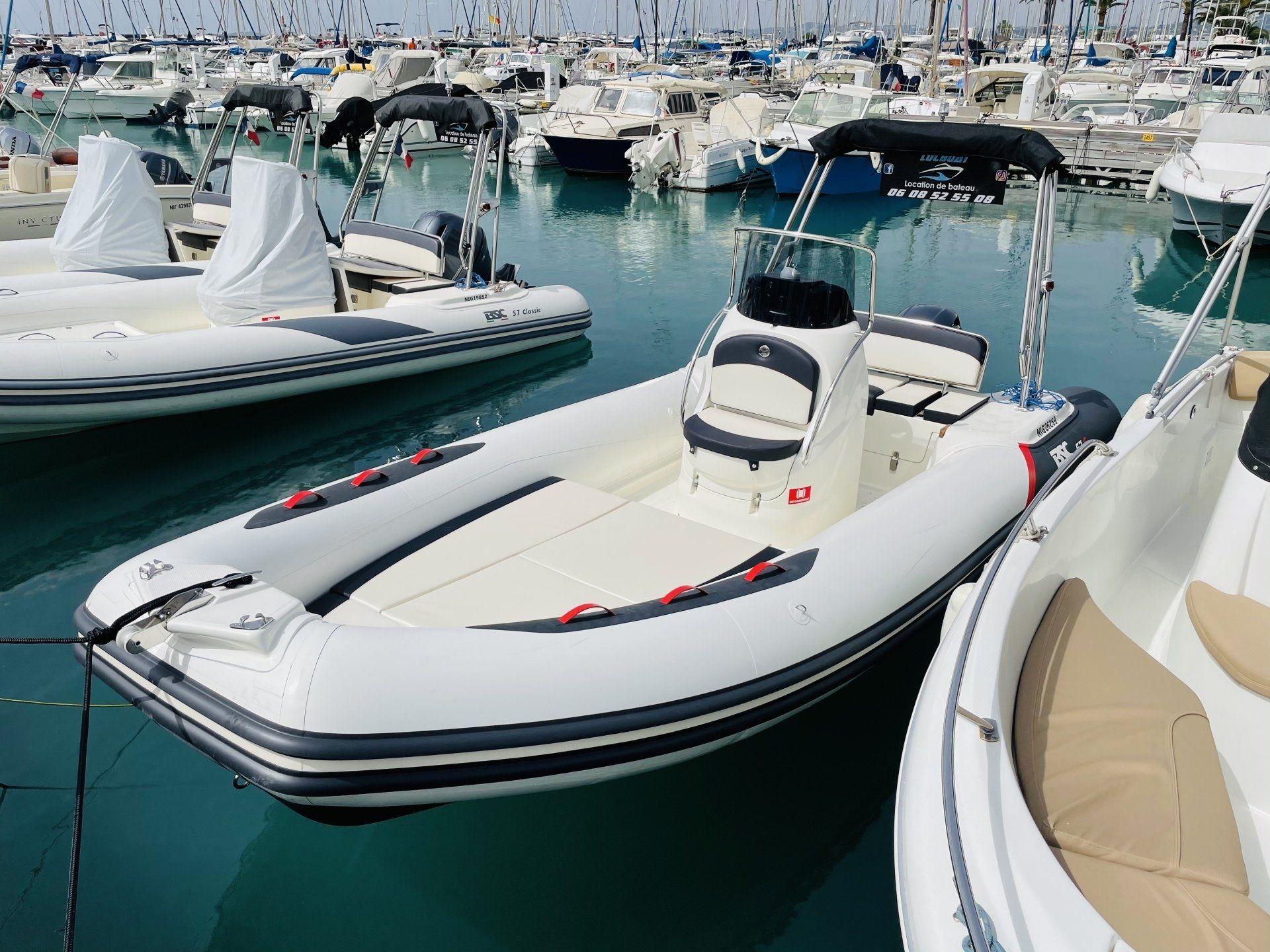 semi-rigide a la location locboat port de st laurent du var, nice, aéroport,location de bateaux, toute l'année,