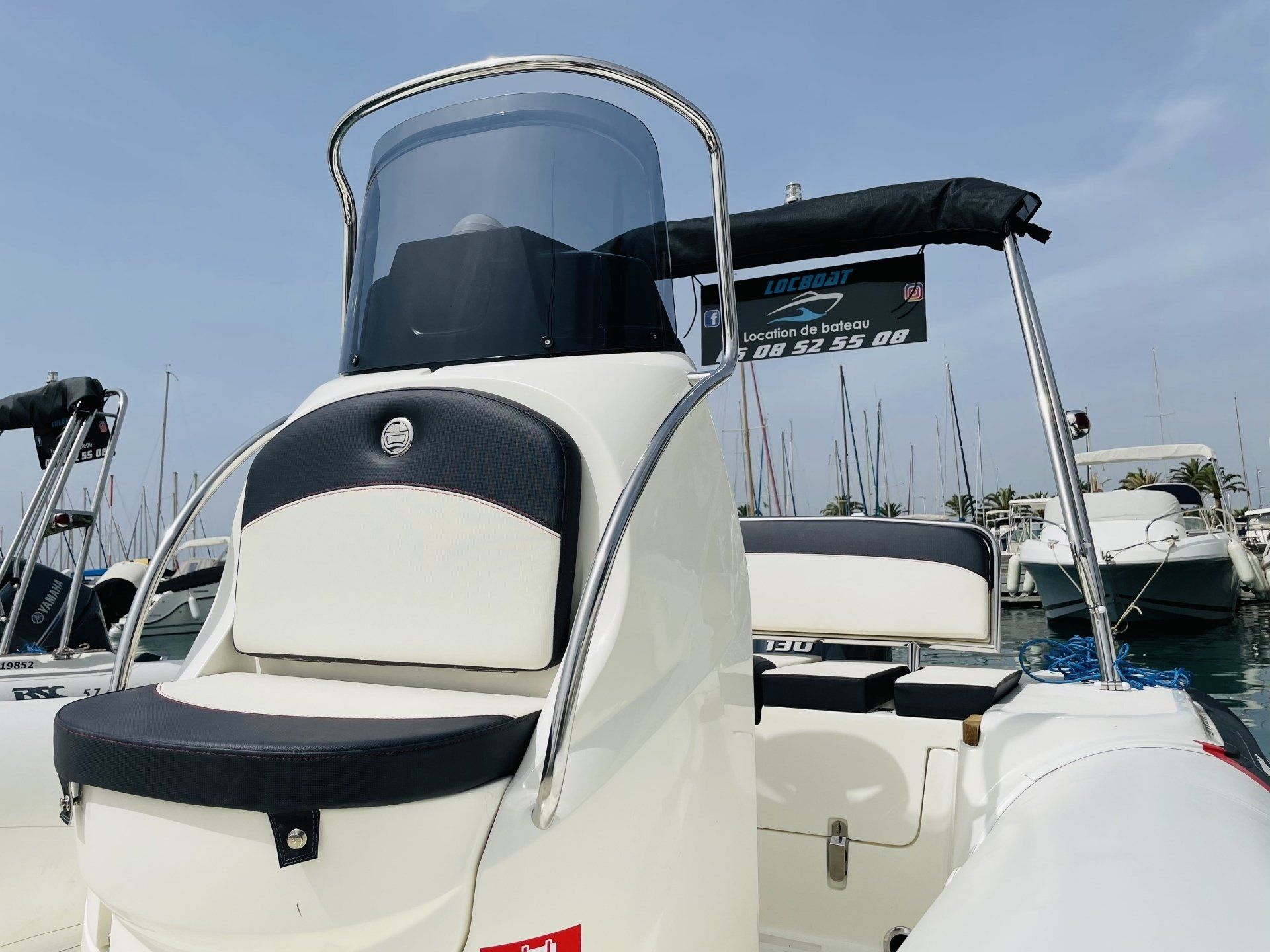 semi-rigide a la location locboat port de st laurent du var, nice, aéroport,location de bateaux, toute l'année,