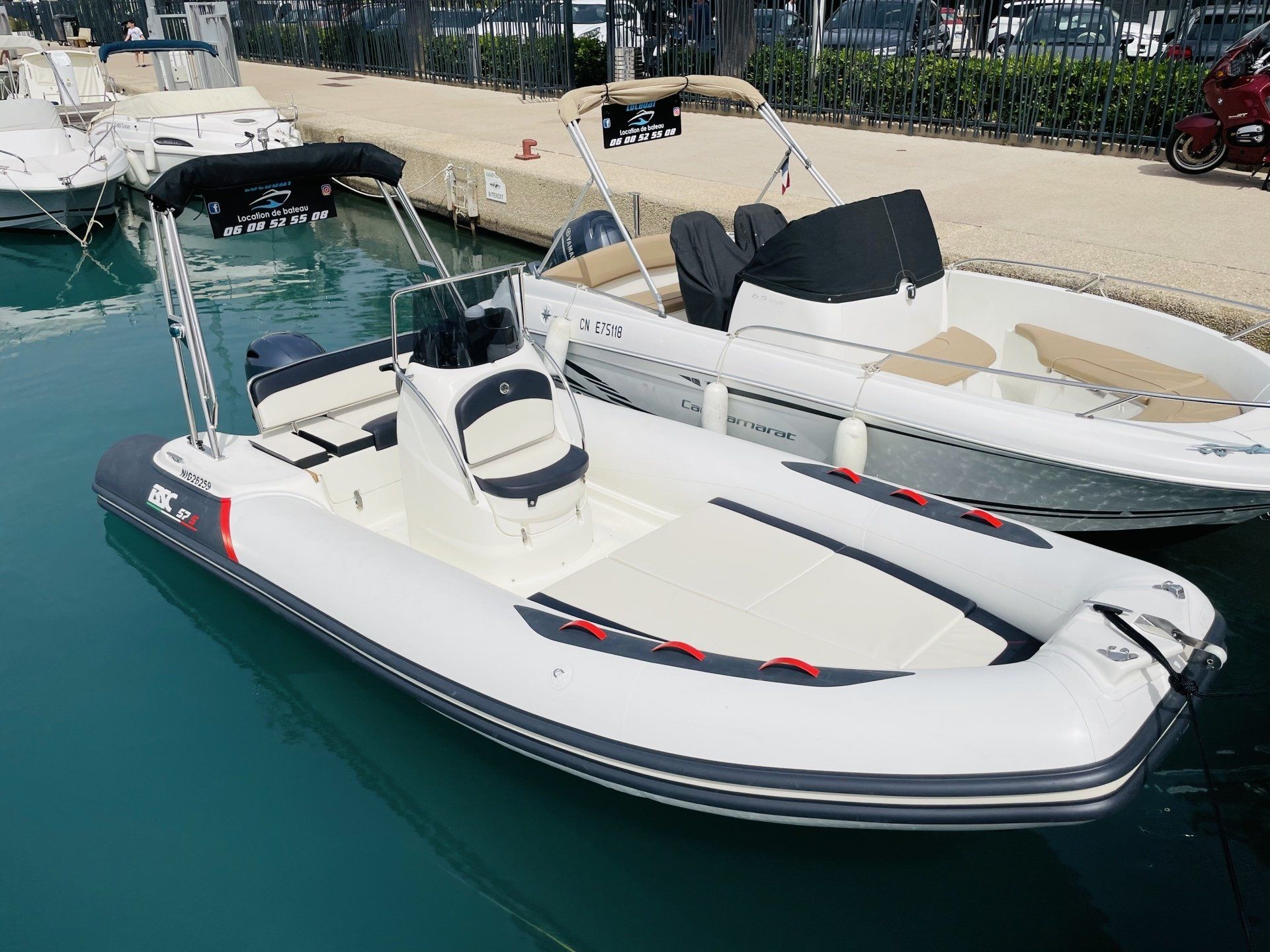 semi-rigide a la location locboat port de st laurent du var, nice, aéroport,location de bateaux, toute l'année,