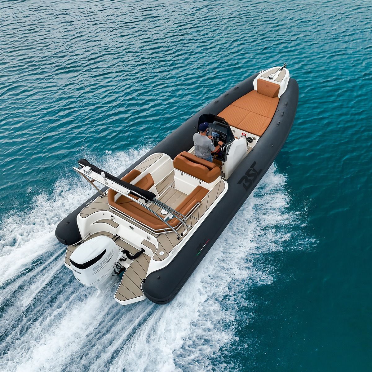 bateau bsc 78 SEMI RIGIDE jusqu'à 12 personnes locboat location bateau nice