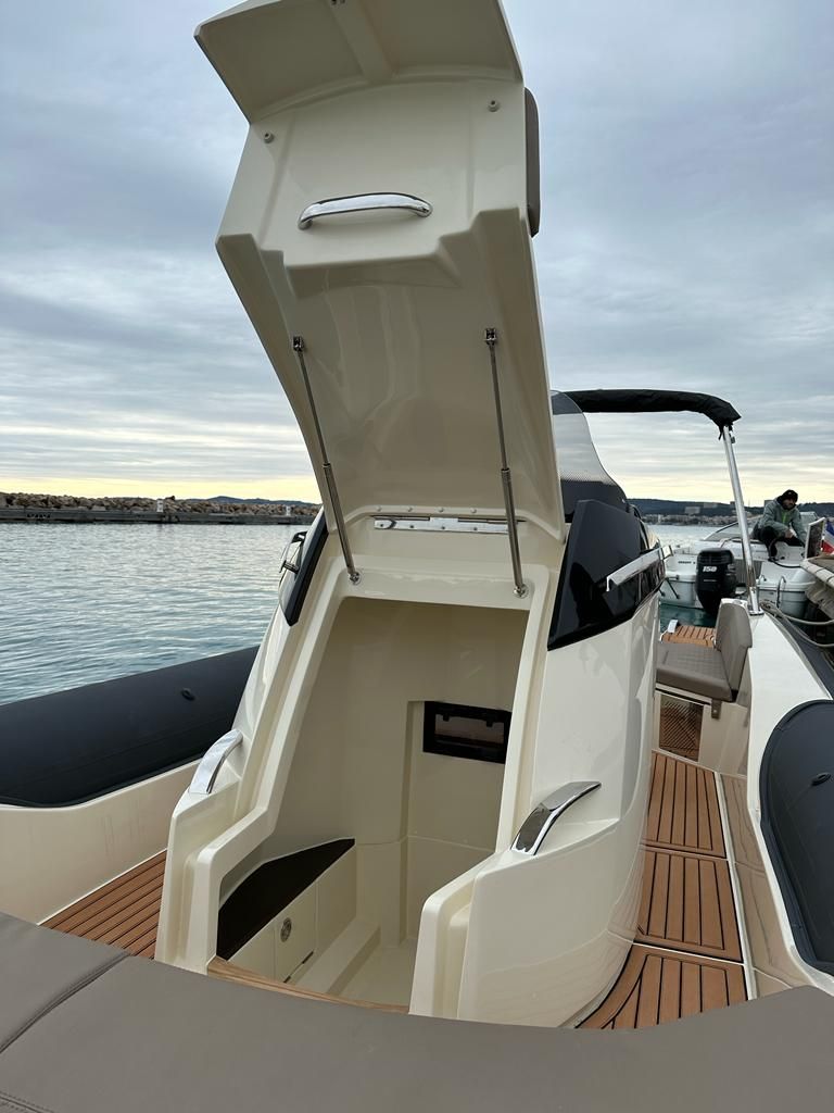 BATeau semi-rigide BSC B1 jusqu'à 14 personnes boat locboat tender port st laurent nice