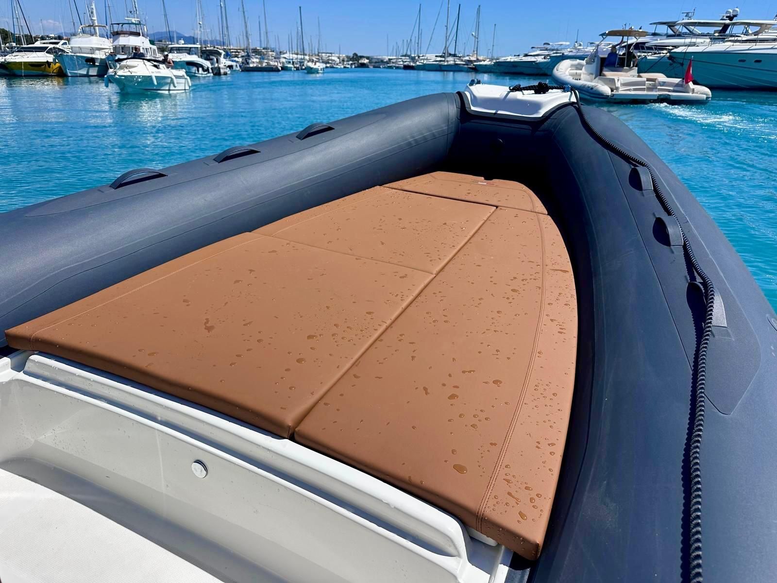 bsc 57 semi-rigide à la location locboat a coté de l'aéroport de nice jusqu'à 8 pers. rent a boat