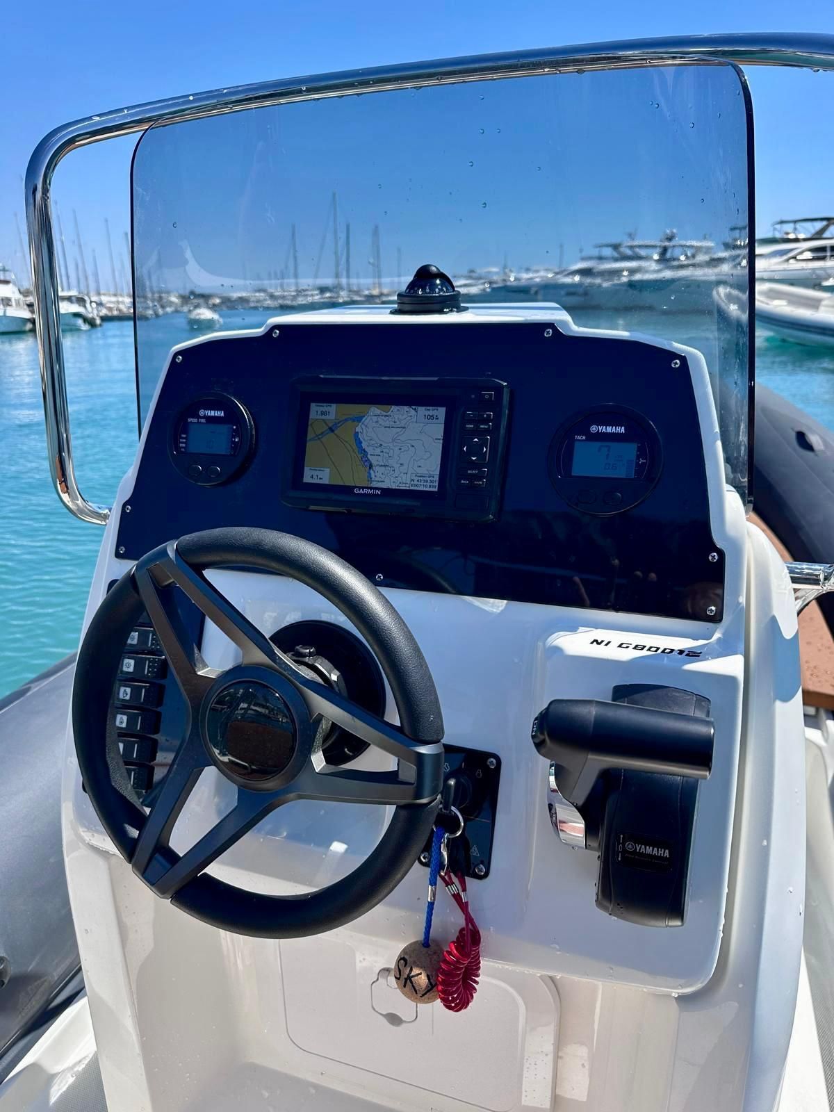 bsc 57 semi-rigide à la location locboat a coté de l'aéroport de nice jusqu'à 8 pers. rent a boat