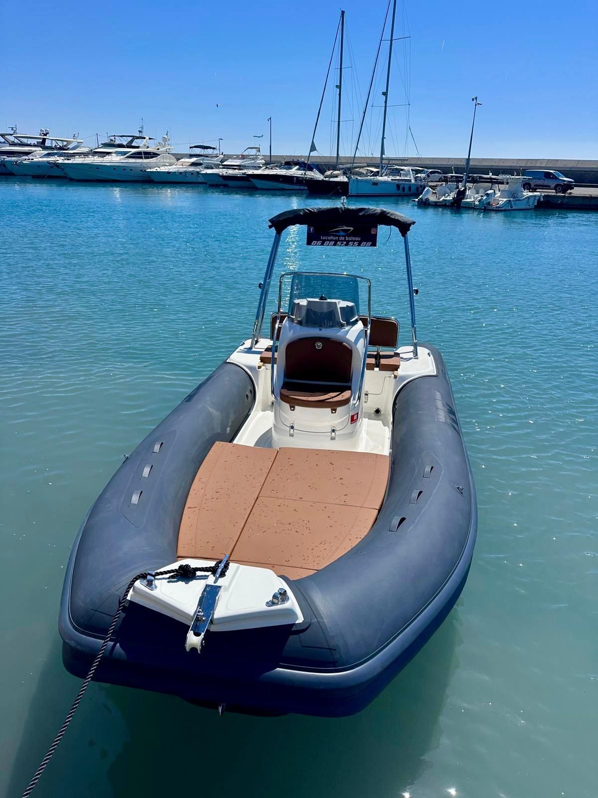 bsc 57 semi-rigide à la location locboat a coté de l'aéroport de nice jusqu'à 8 pers. rent a boat